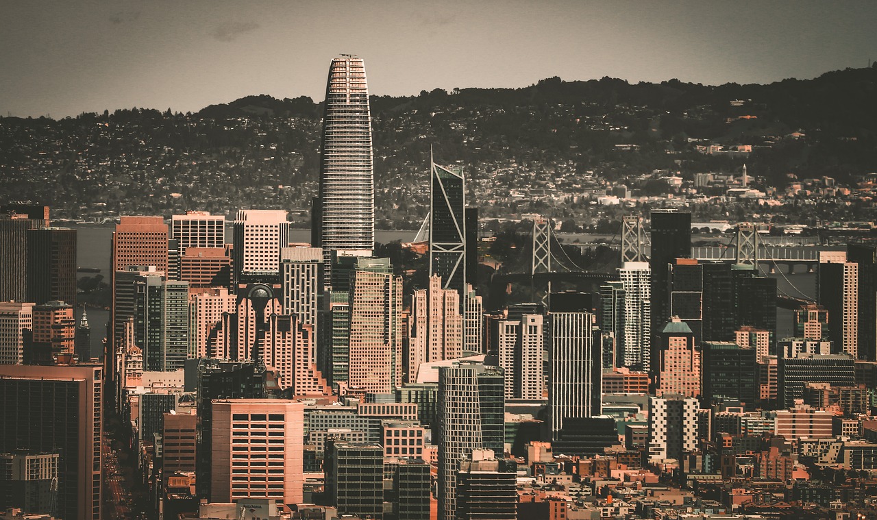 每体：瓜迪奥拉本周一现身巴塞罗那，受邀参加一场新书发布会