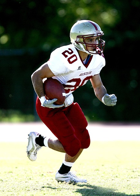 球星突破防线制造绝佳机会